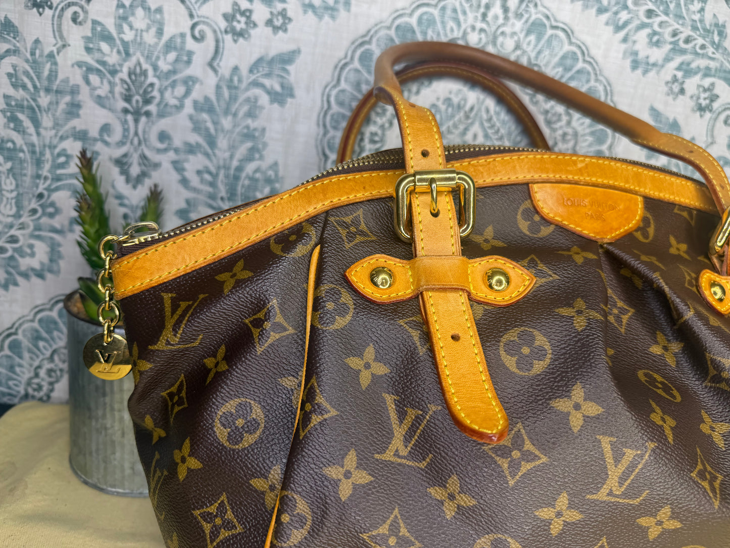 Louis Vuitton Tivoli GM