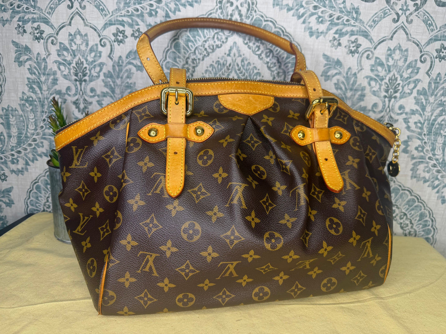 Louis Vuitton Tivoli GM