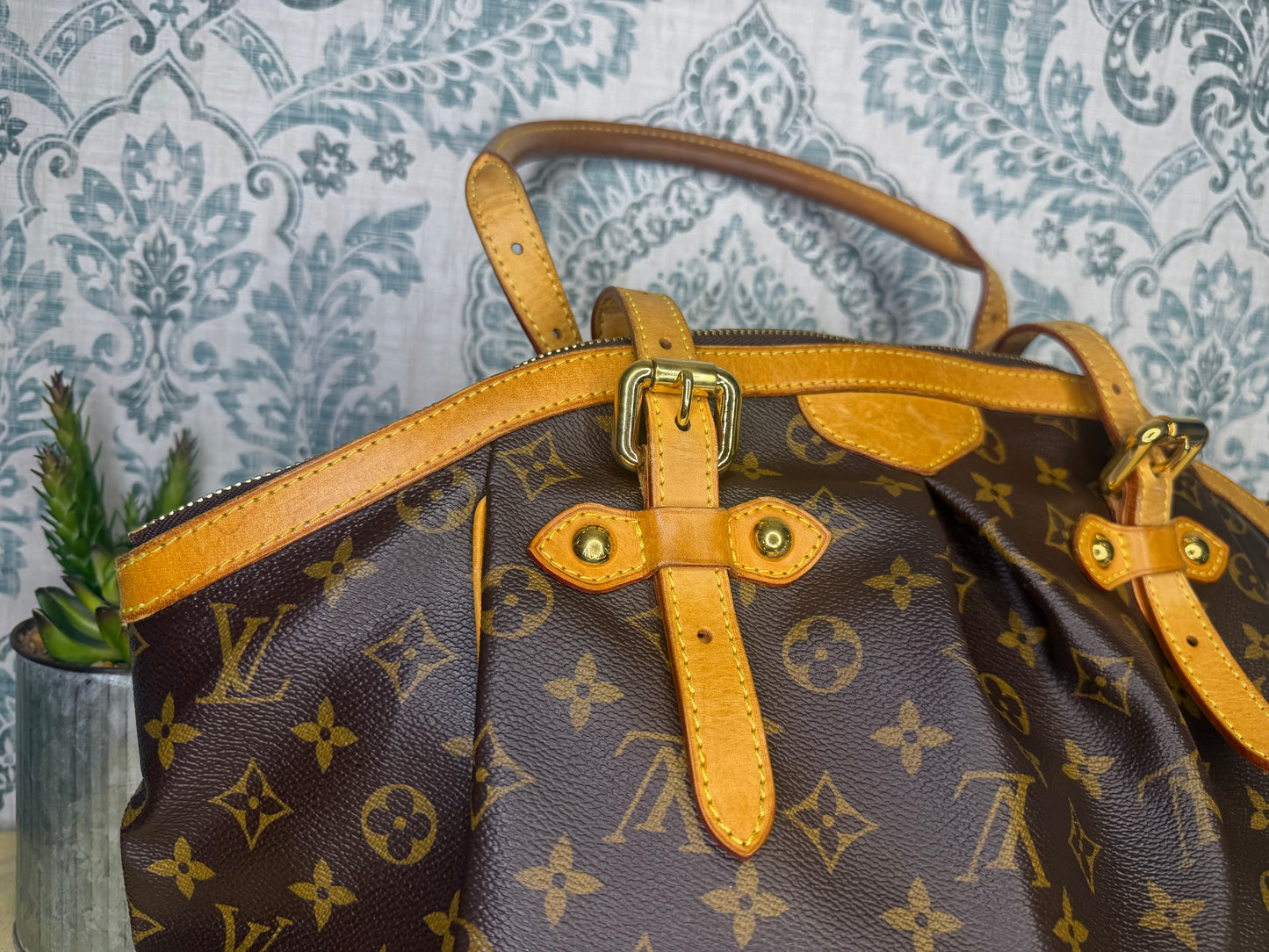 Louis Vuitton Tivoli GM