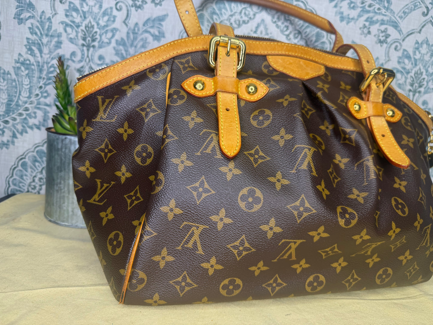 Louis Vuitton Tivoli GM