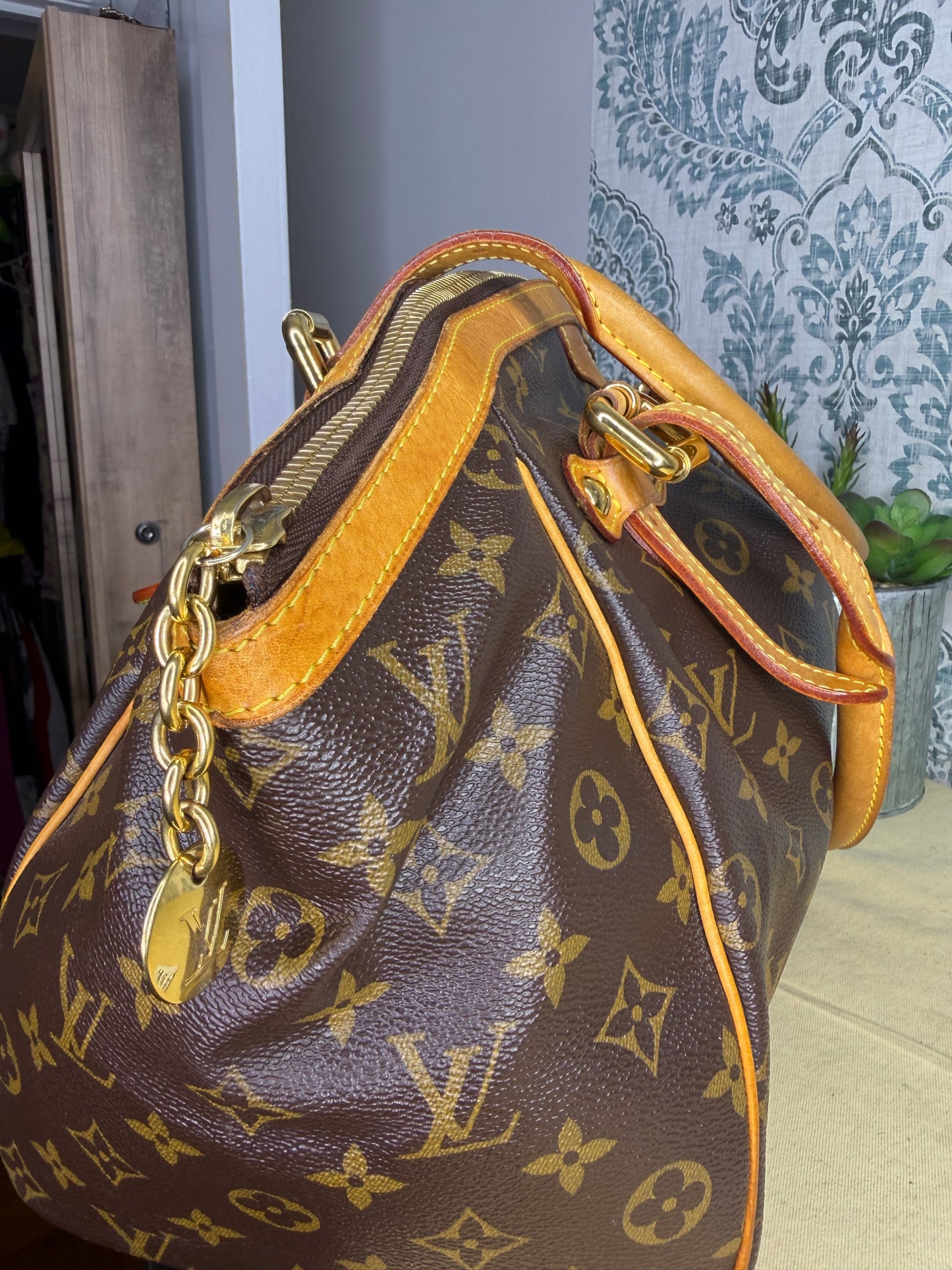 Louis Vuitton Tivoli GM