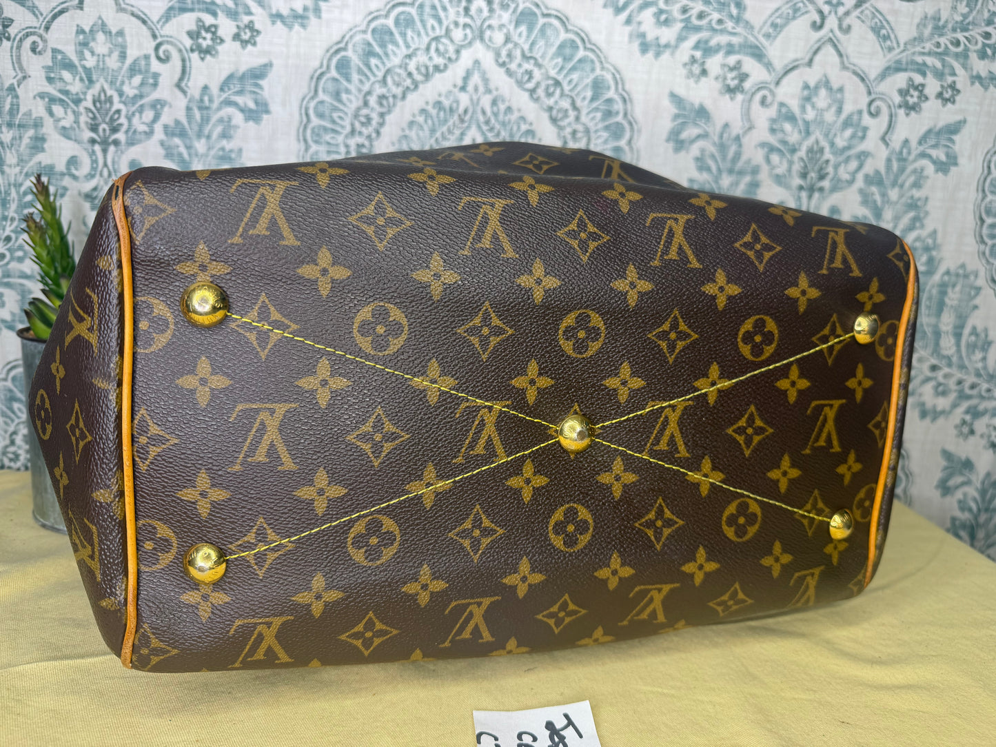 Louis Vuitton Tivoli GM