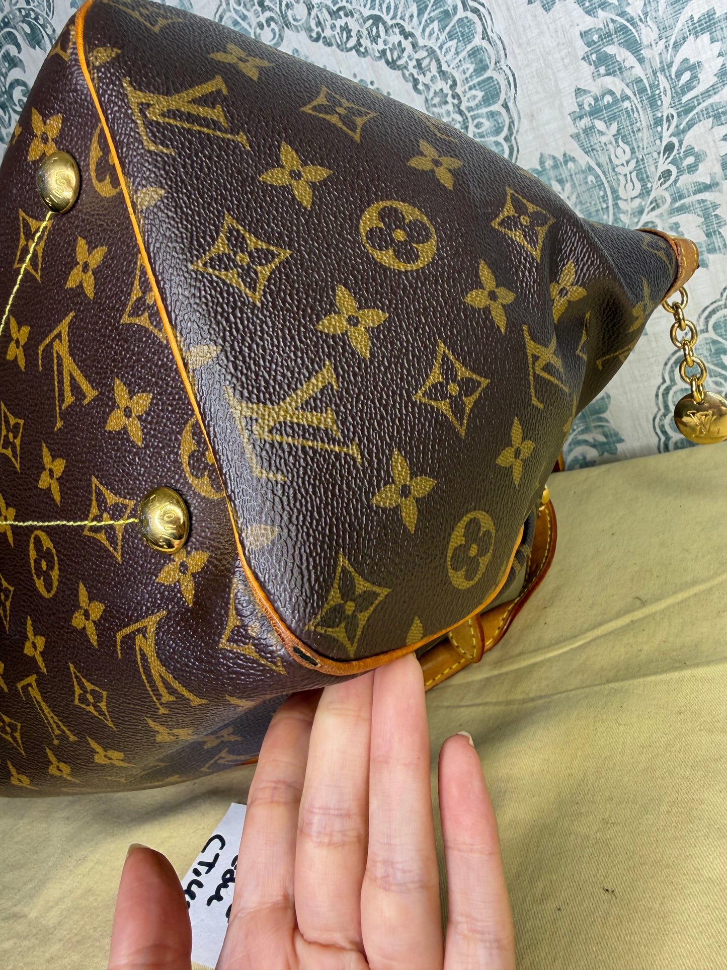 Louis Vuitton Tivoli GM