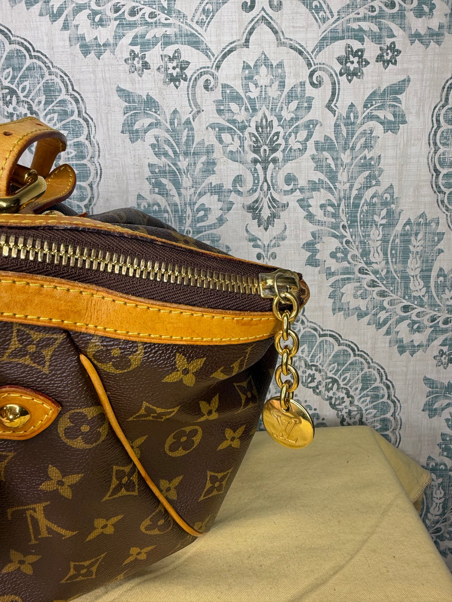 Louis Vuitton Tivoli GM