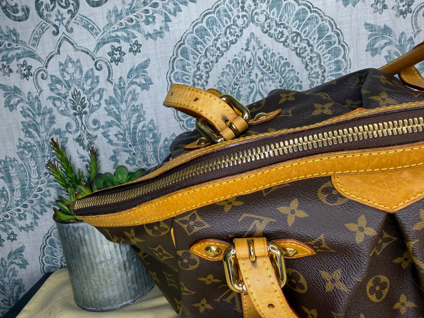Louis Vuitton Tivoli GM