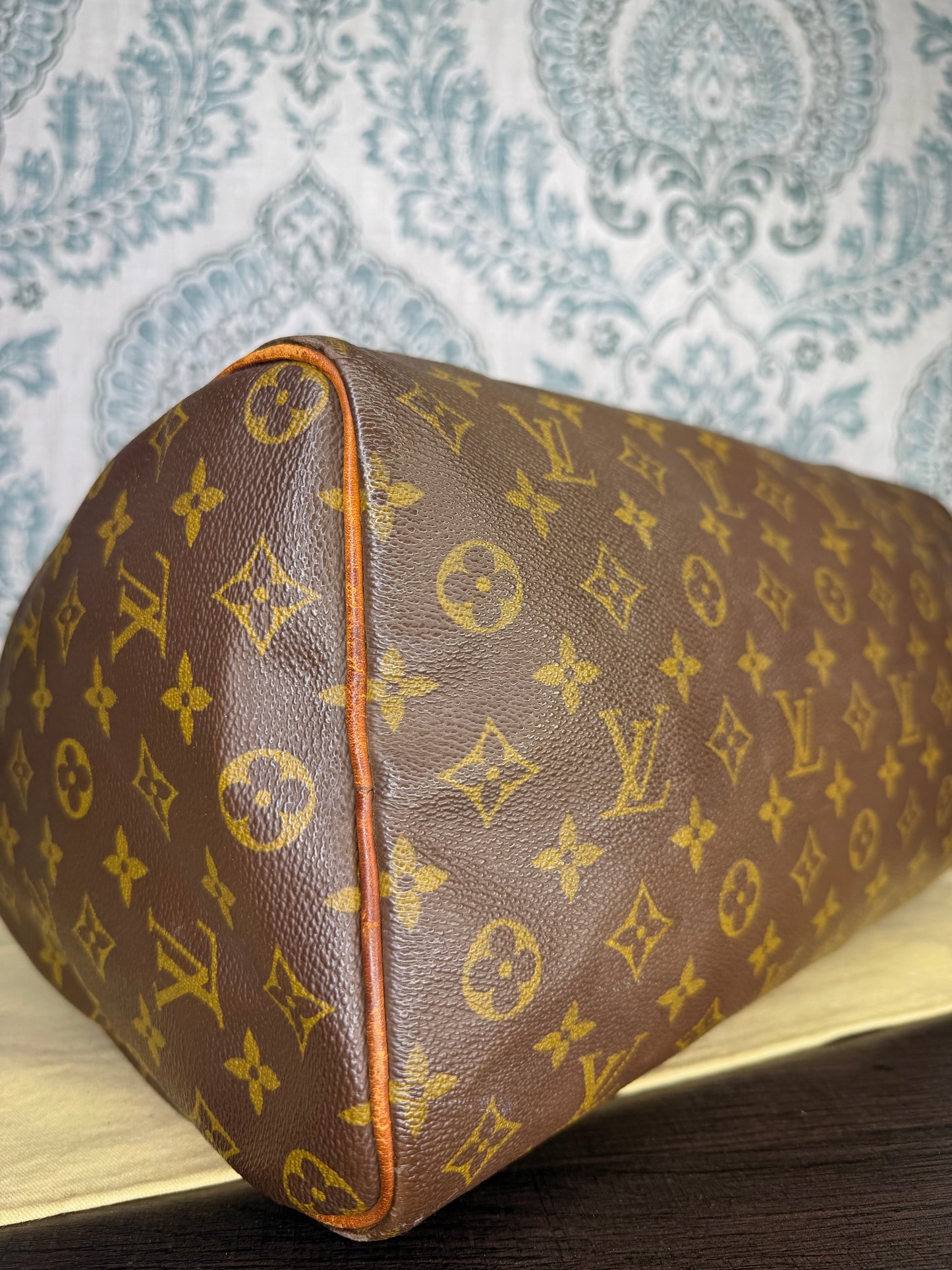 Louis Vuitton Speedy 35