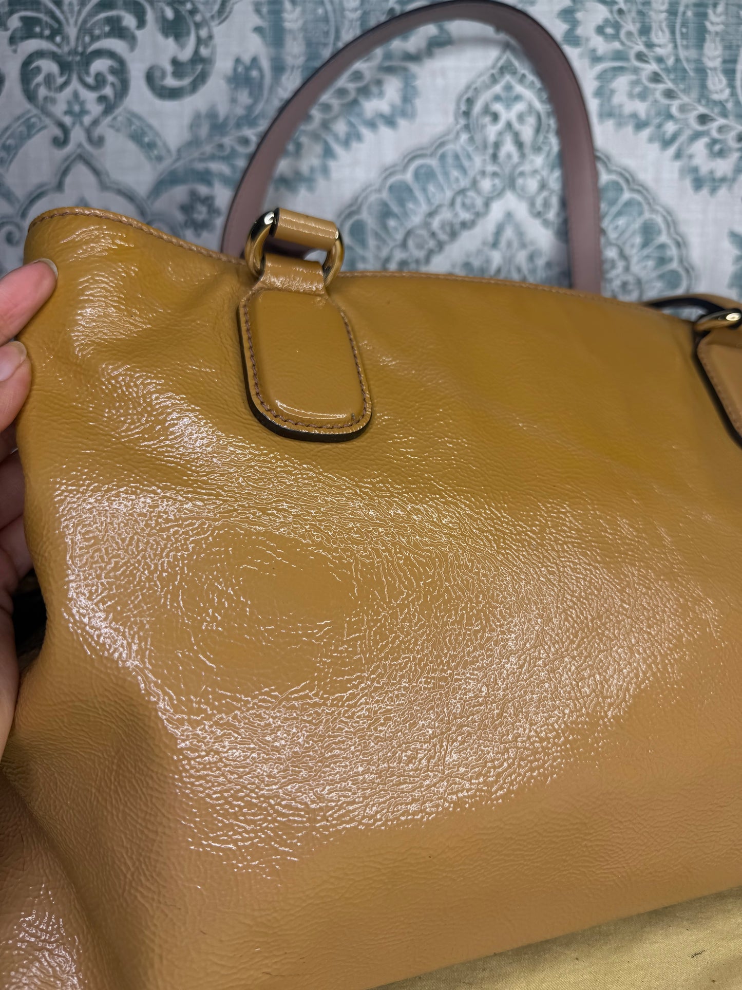 Gucci Tan Patent Leather Soho Crossbody / Shoulder Bag