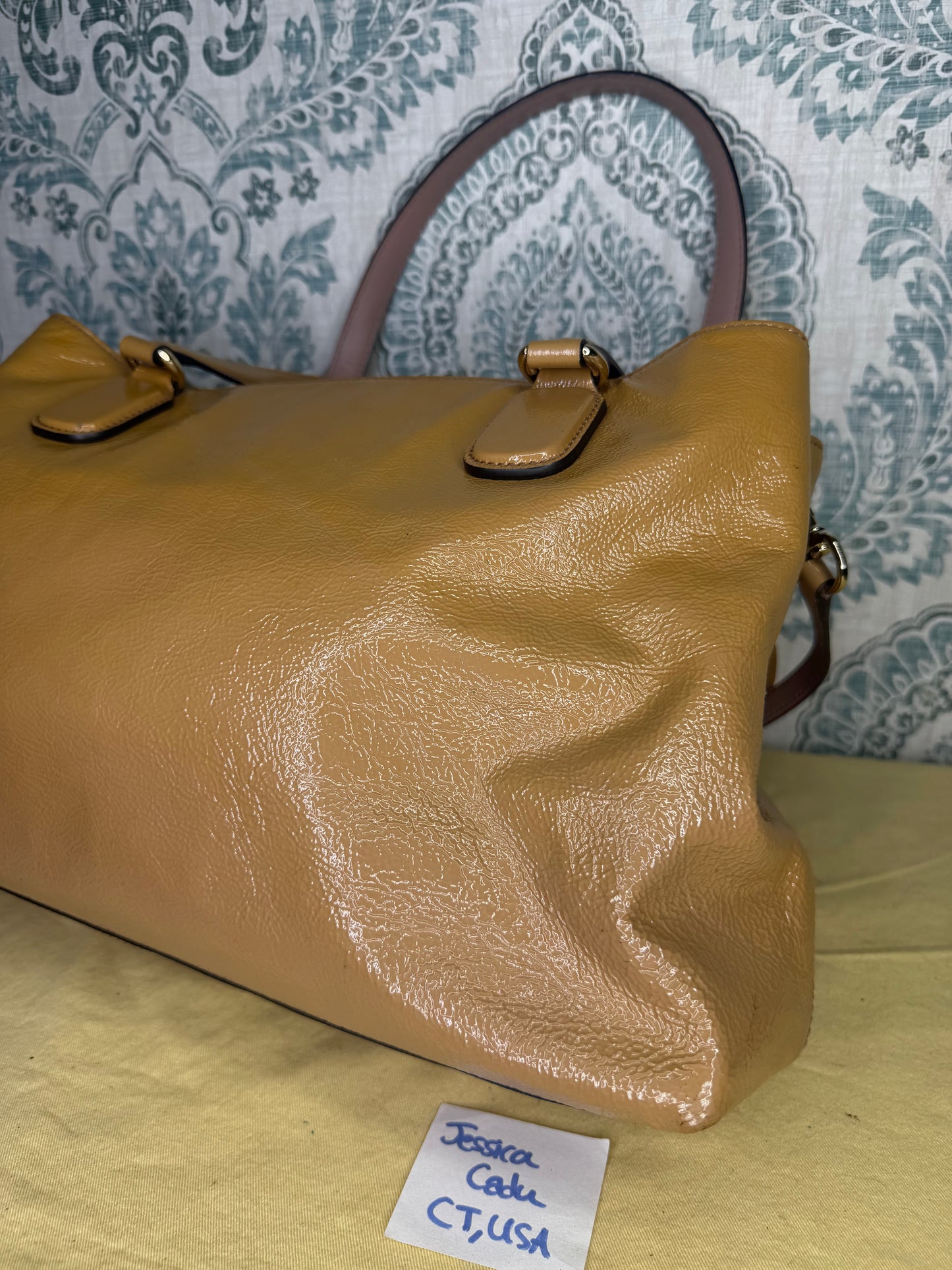 Gucci Tan Patent Leather Soho Crossbody / Shoulder Bag