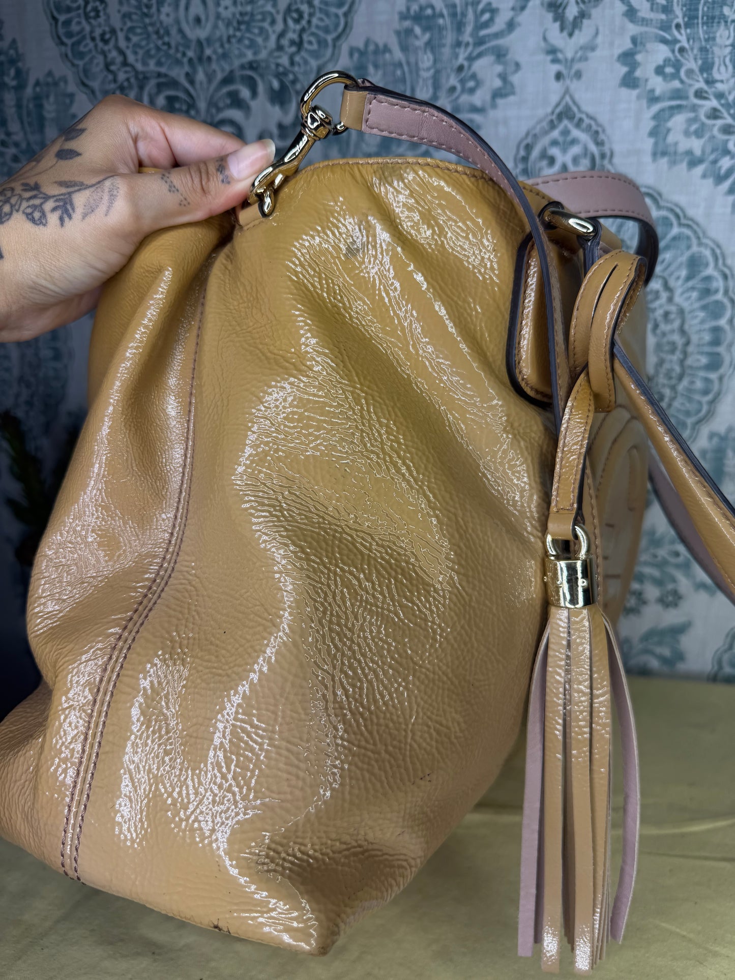 Gucci Tan Patent Leather Soho Crossbody / Shoulder Bag