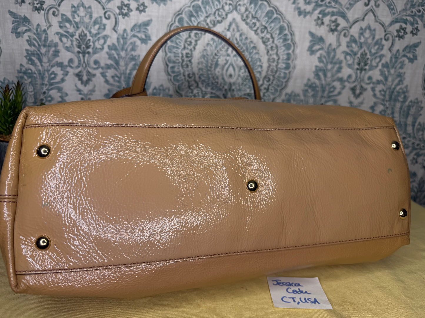 Gucci Tan Patent Leather Soho Crossbody / Shoulder Bag