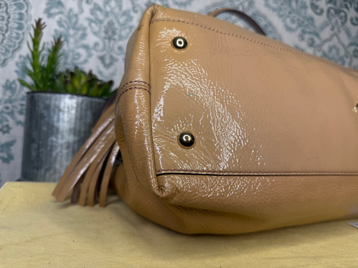 Gucci Tan Patent Leather Soho Crossbody / Shoulder Bag