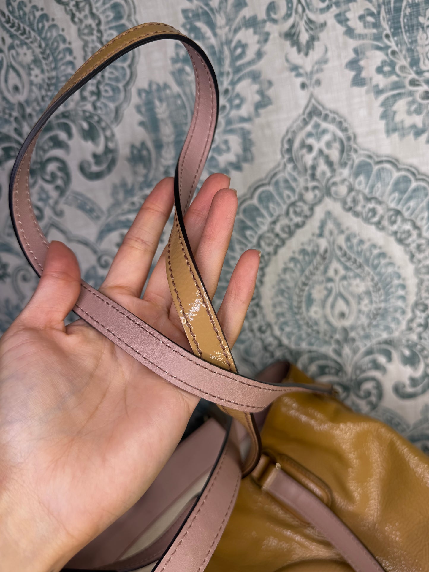 Gucci Tan Patent Leather Soho Crossbody / Shoulder Bag