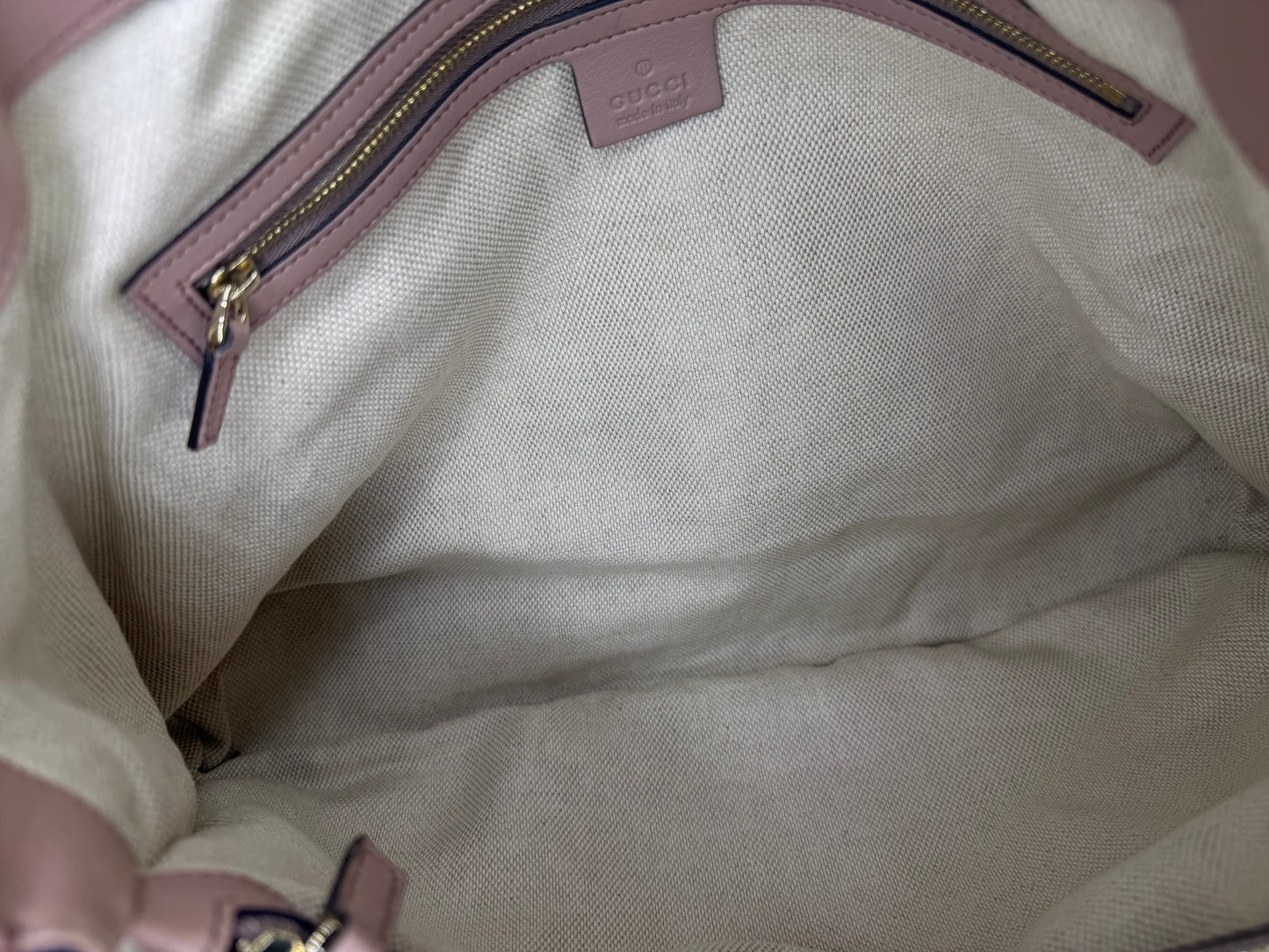 Gucci Tan Patent Leather Soho Crossbody / Shoulder Bag