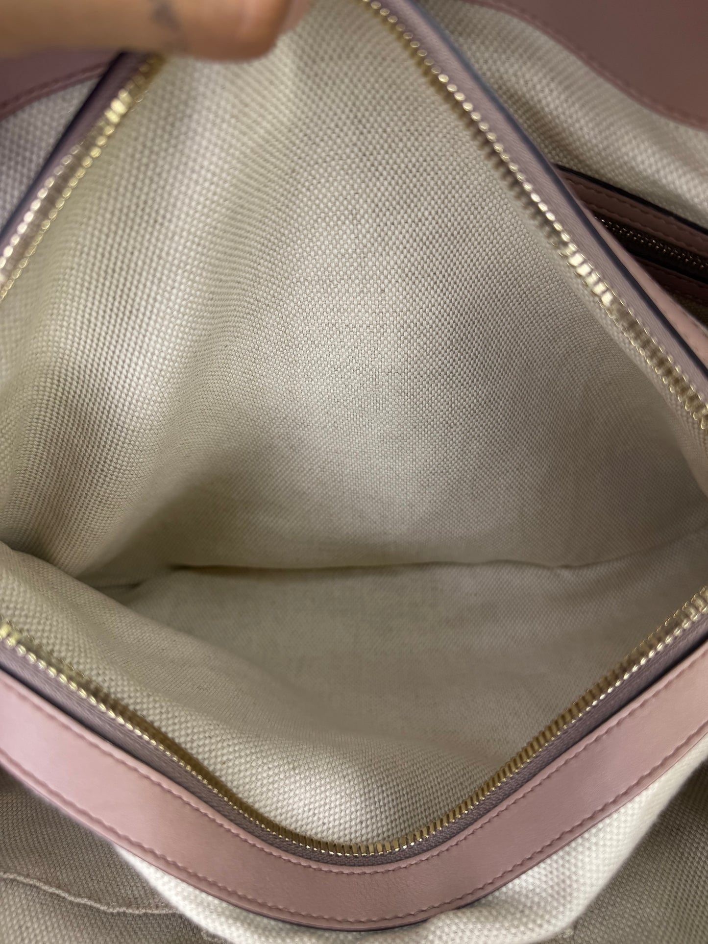 Gucci Tan Patent Leather Soho Crossbody / Shoulder Bag