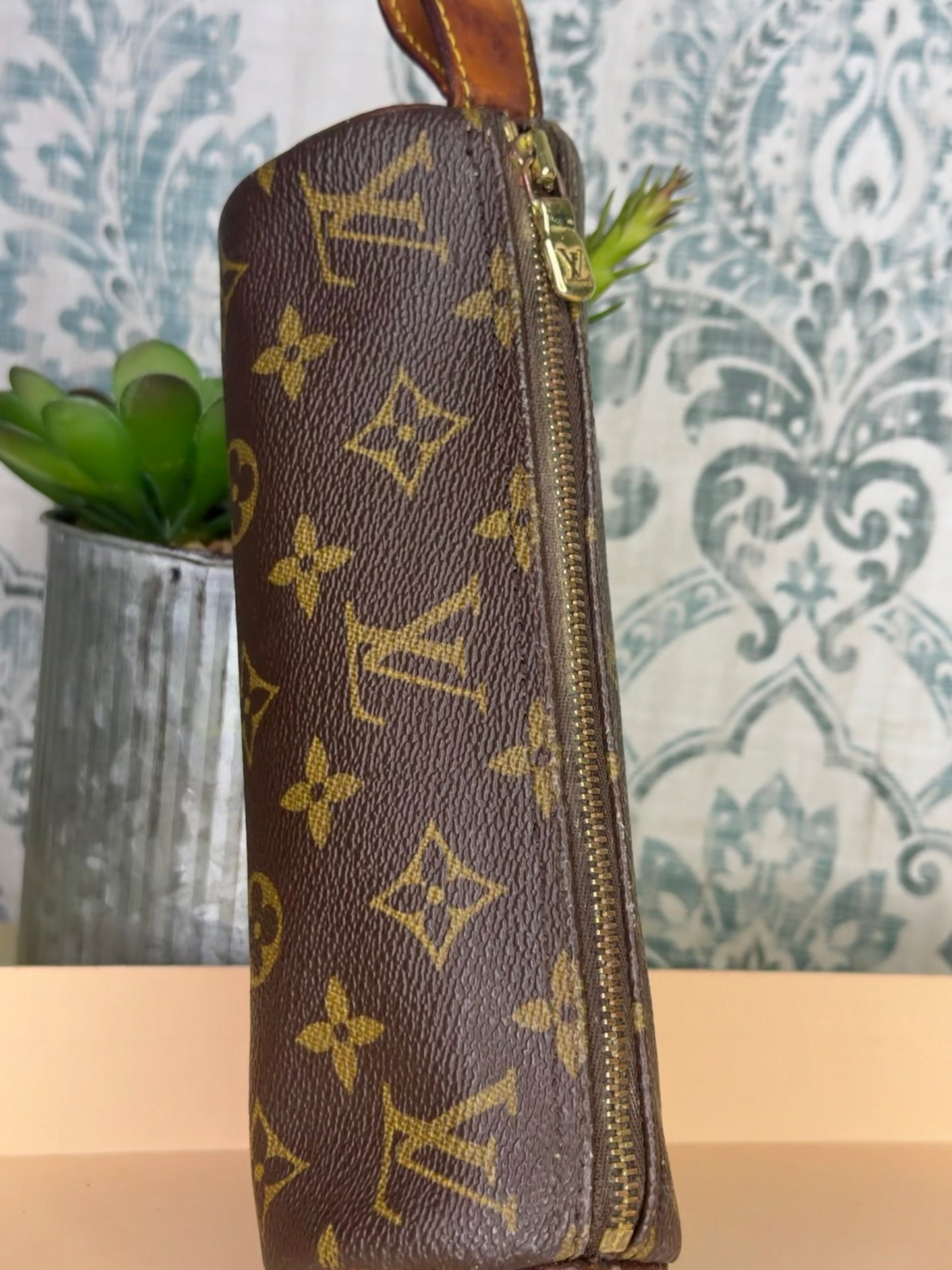 Louis Vuitton Vintage Trousse Ronde Pouch