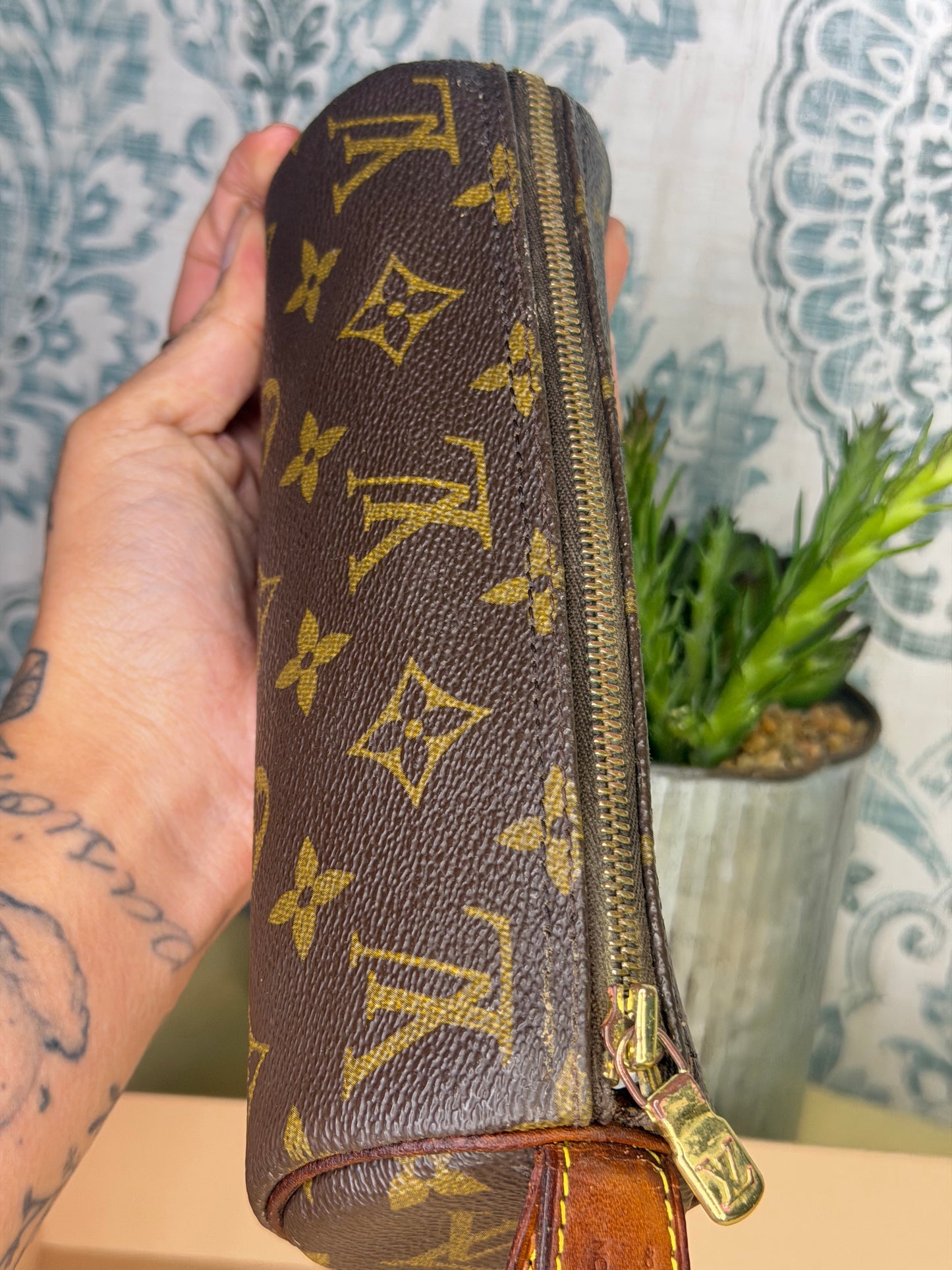 Louis Vuitton Vintage Trousse Ronde Pouch