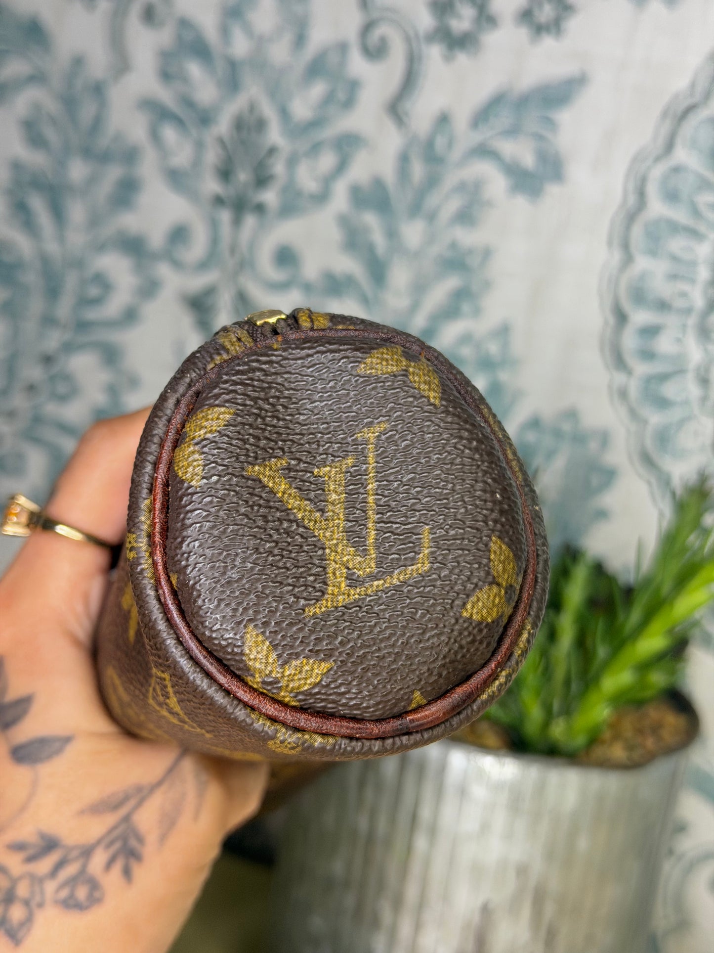 Louis Vuitton Vintage Trousse Ronde Pouch