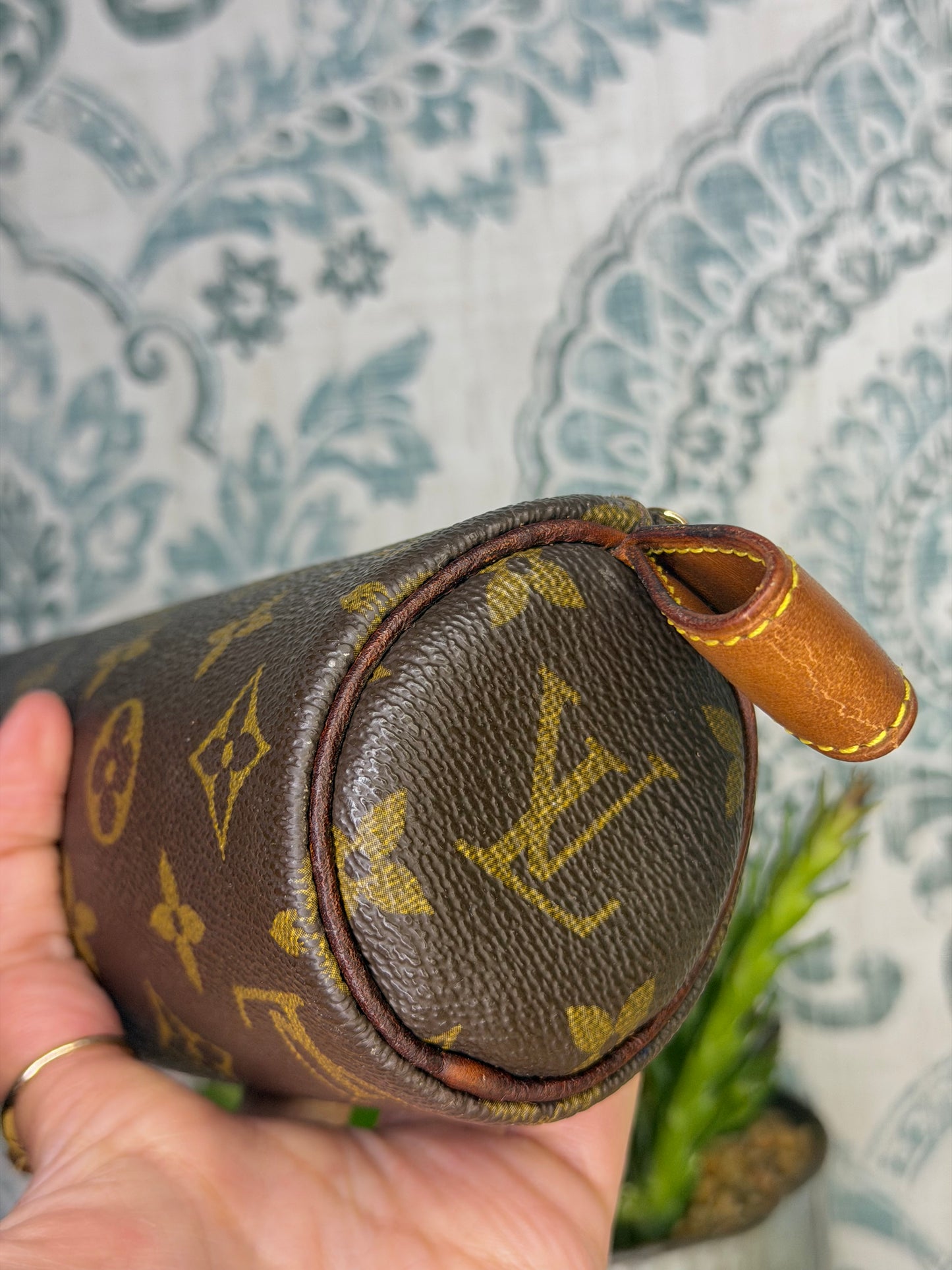 Louis Vuitton Vintage Trousse Ronde Pouch