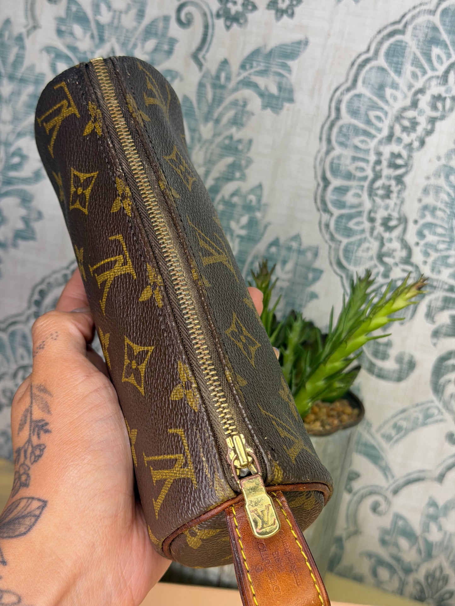 Louis Vuitton Vintage Trousse Ronde Pouch