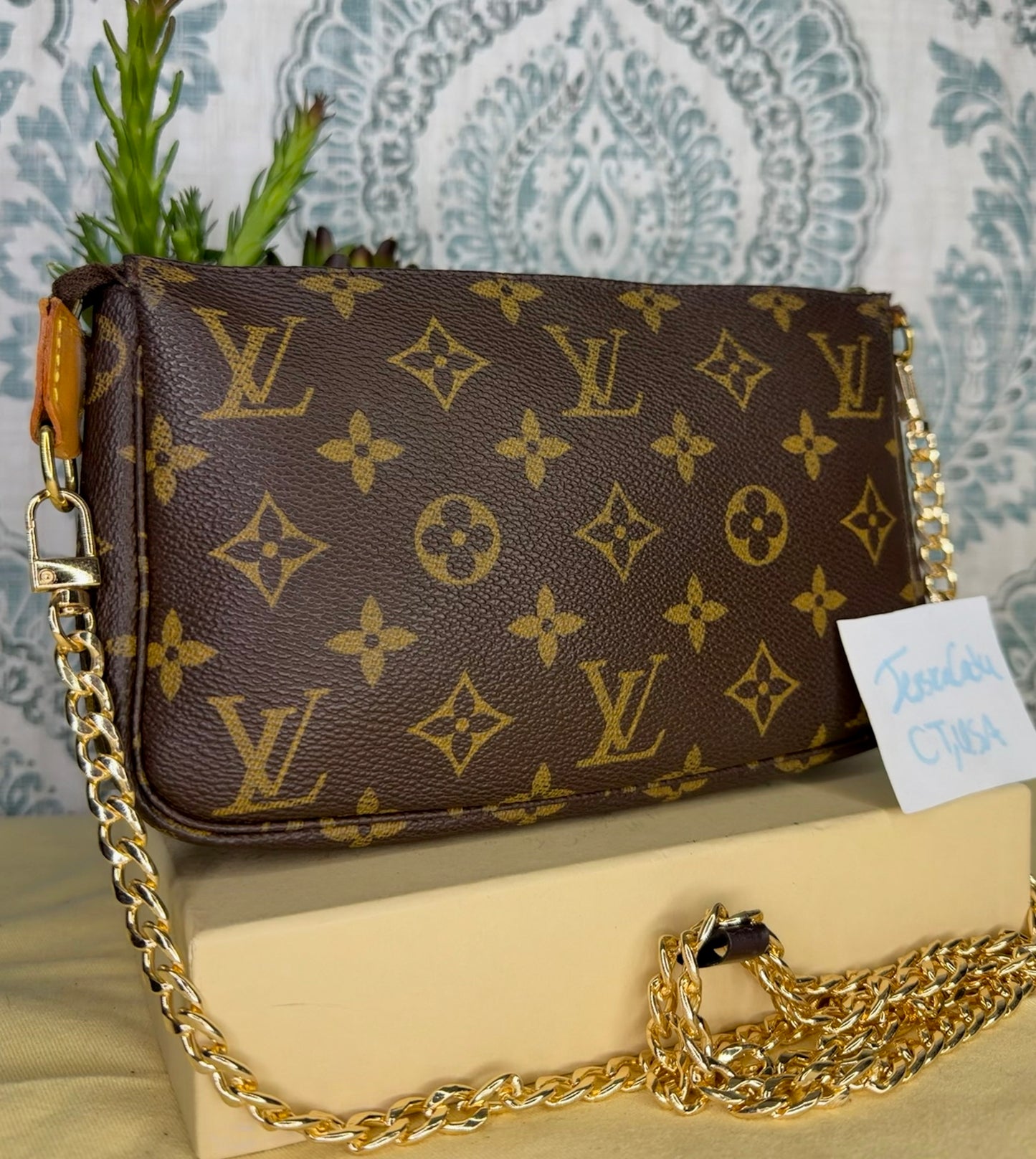 Louis Vuitton Pochette Accessories