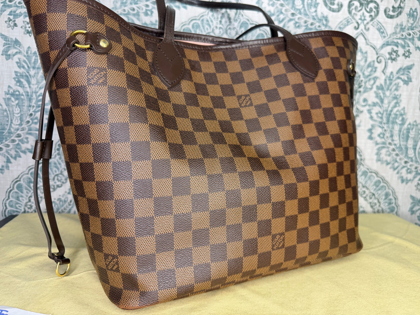 Louis Vuitton Neverfull MM Damier Ebene Rose Ballerine