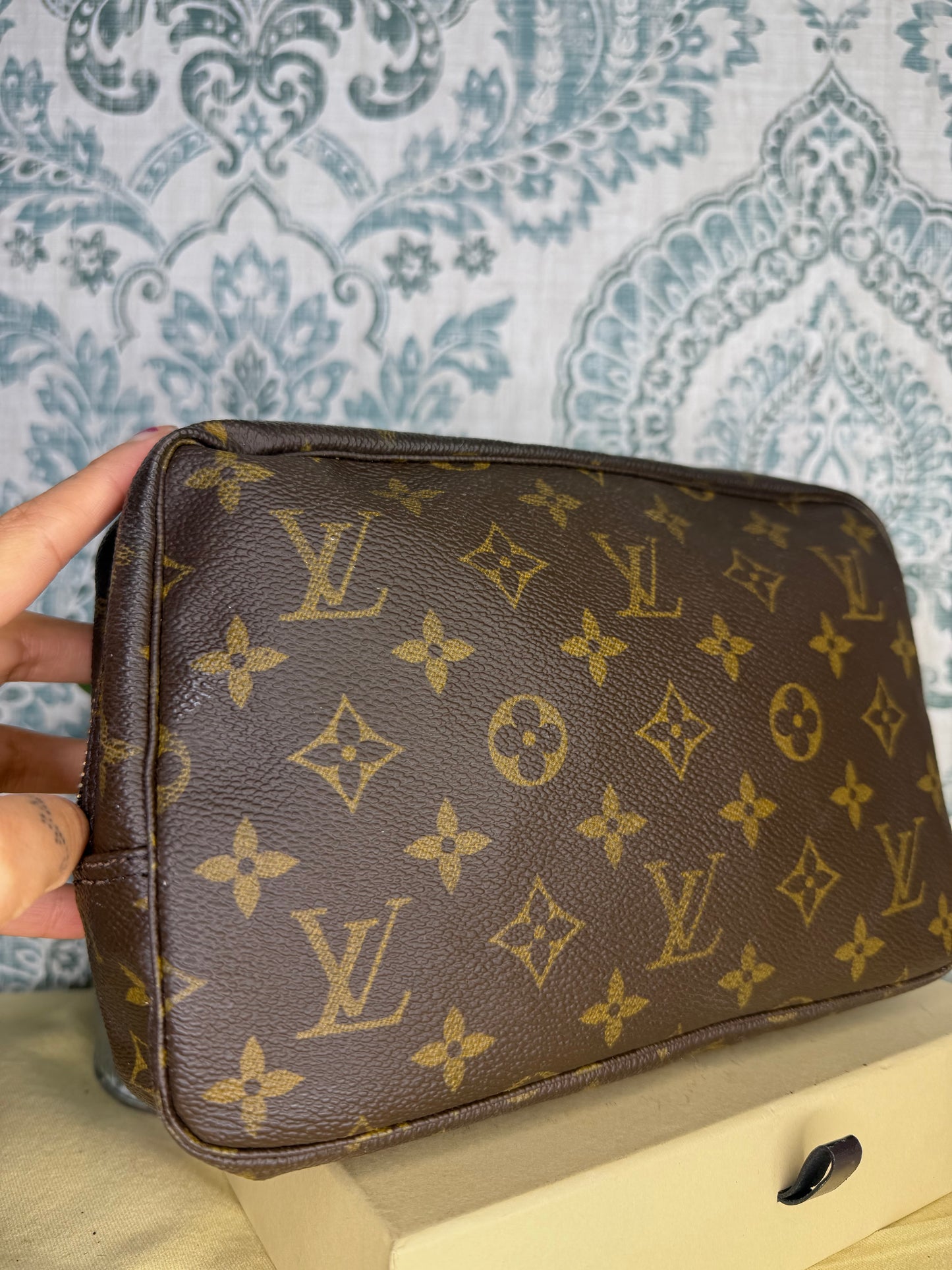 Louis Vuitton Trousse 23