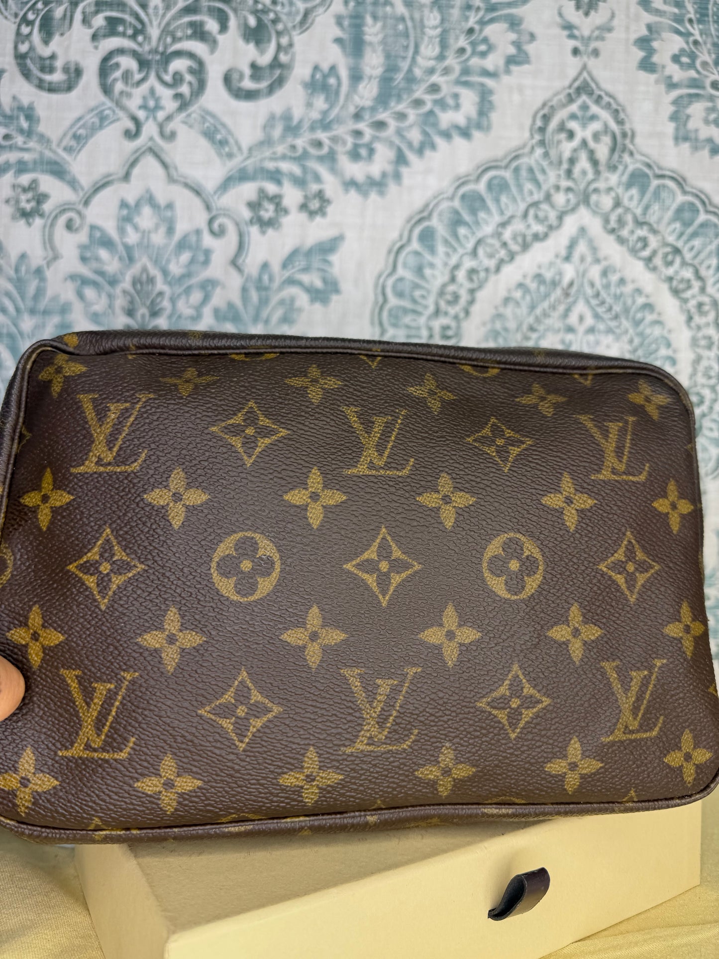 Louis Vuitton Trousse 23