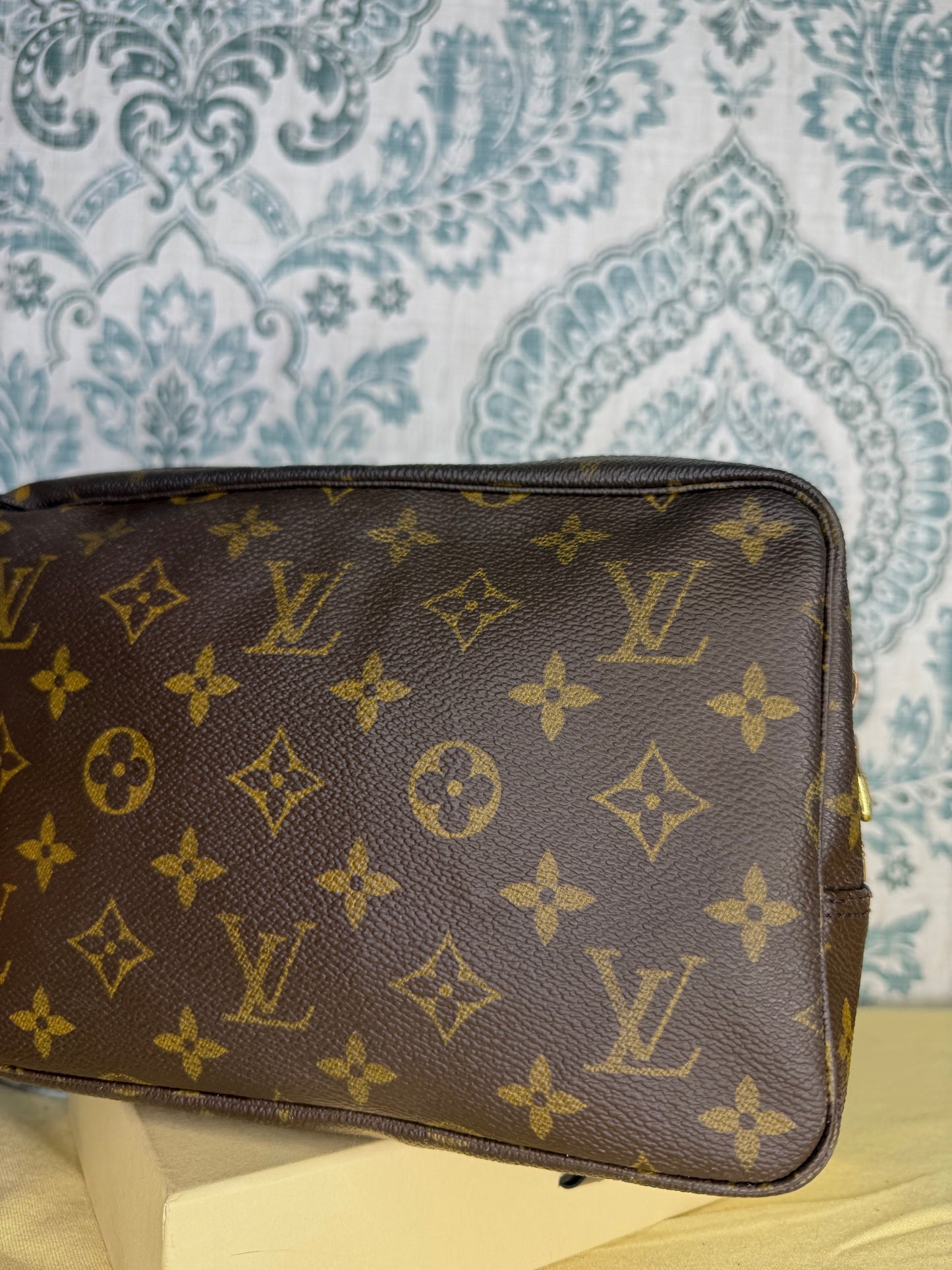 Louis Vuitton Trousse 23