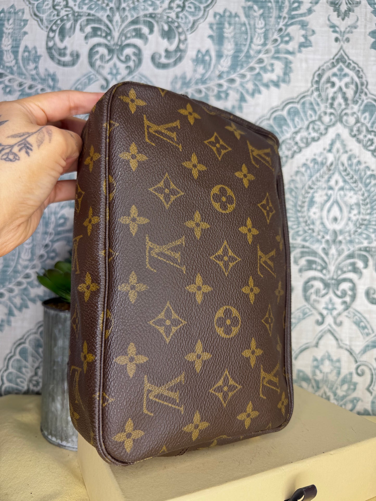 Louis Vuitton Trousse 23