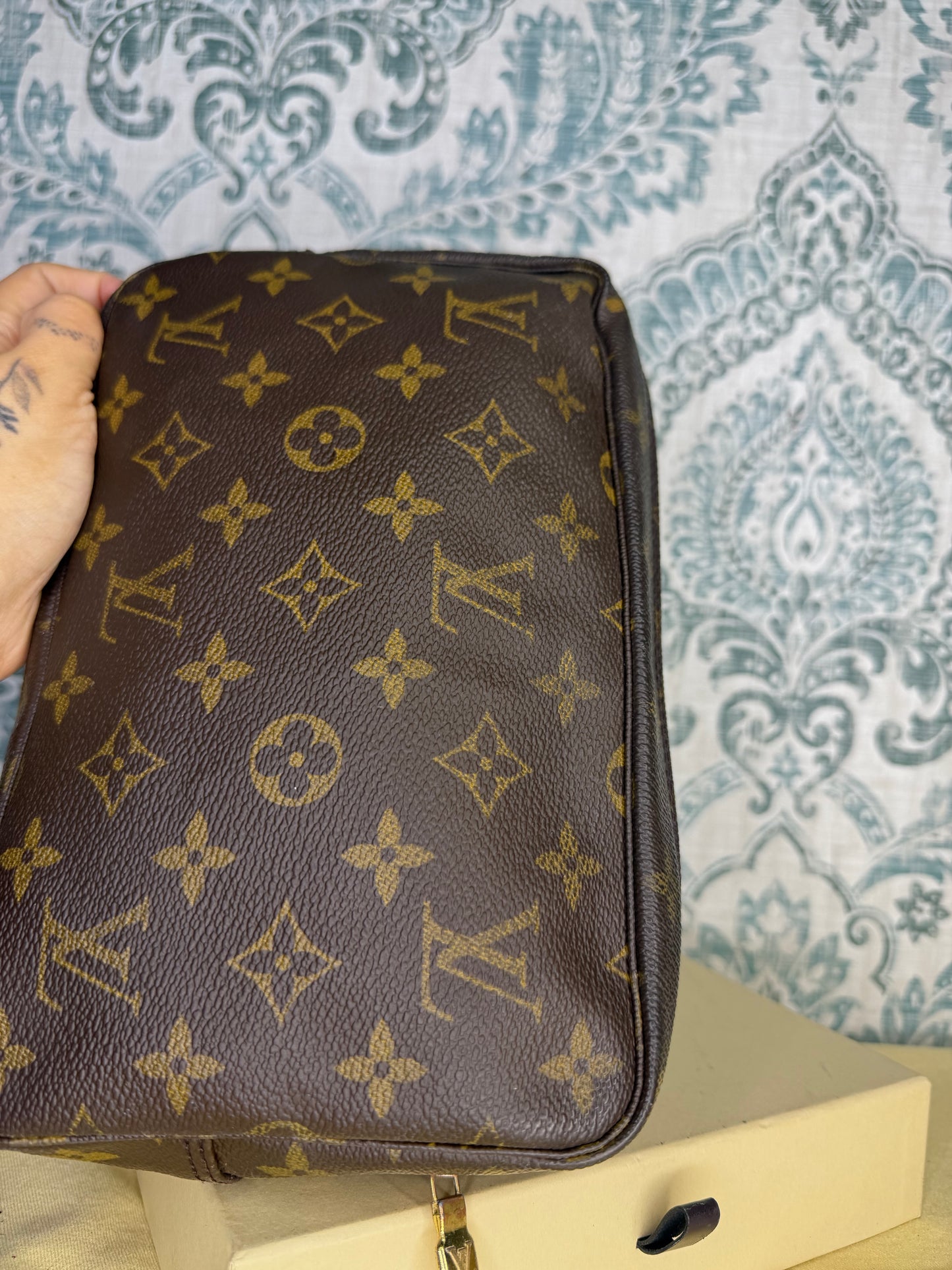 Louis Vuitton Trousse 23