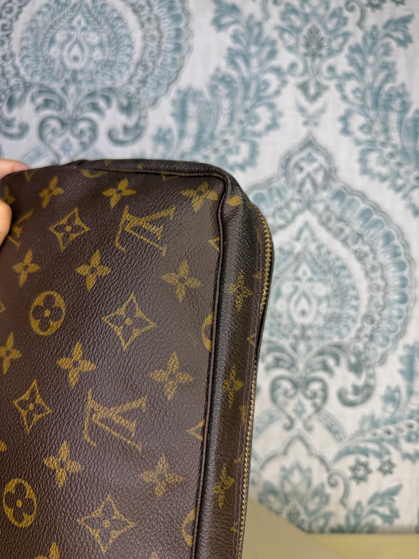Louis Vuitton Trousse 23