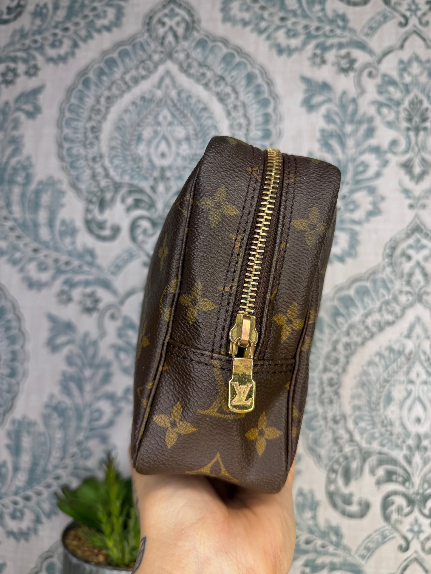 Louis Vuitton Trousse 23