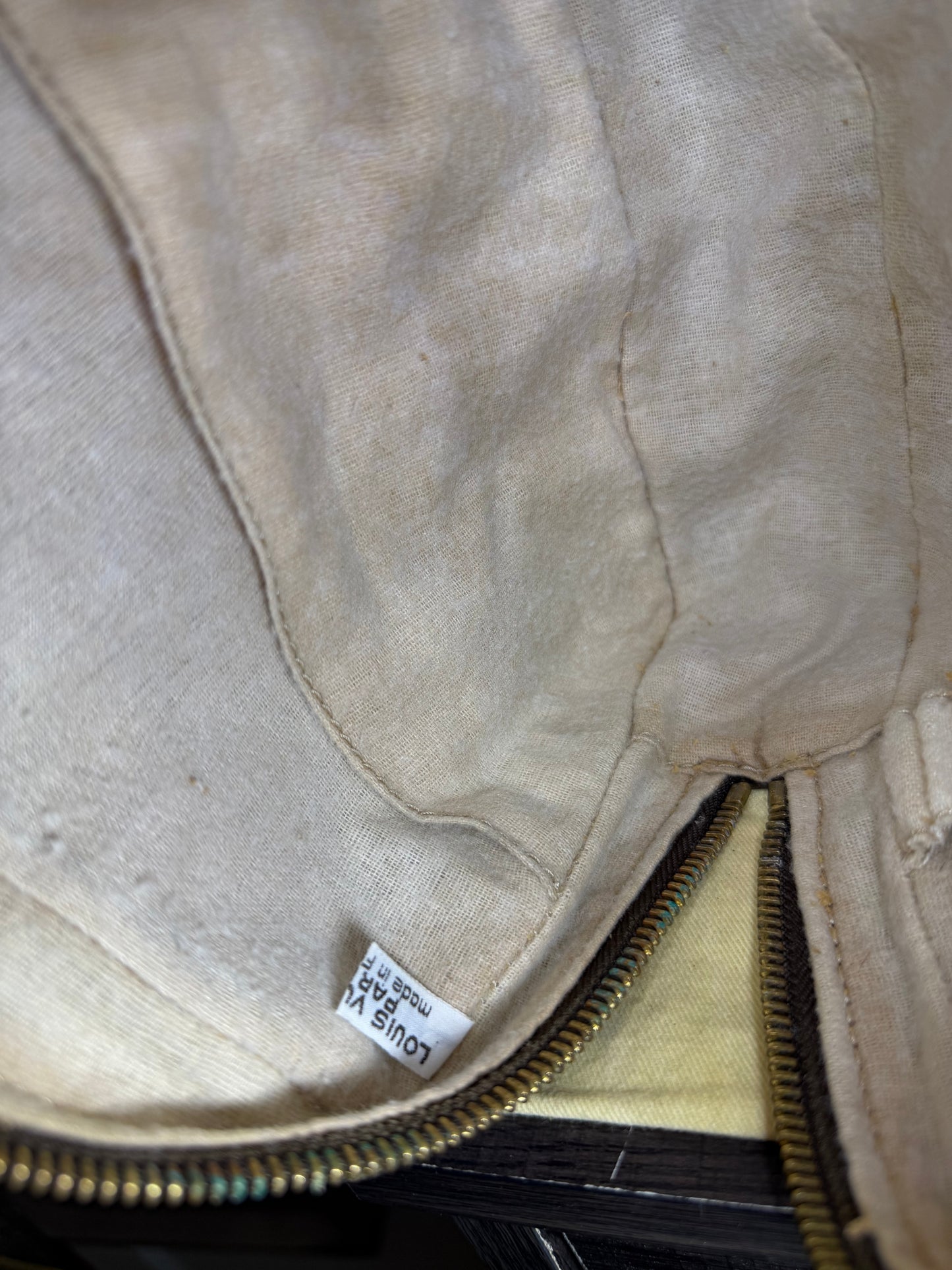 Louis Vuitton Trousse 23