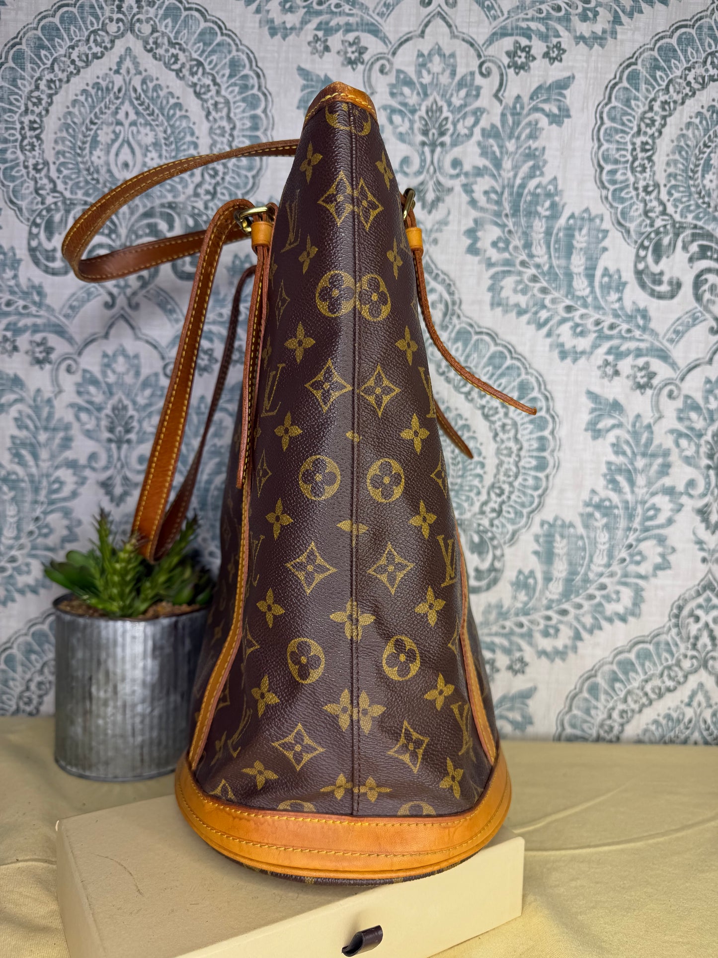 Louis Vuitton Bucket GM #1A