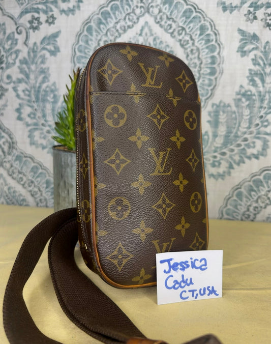Louis Vuitton Pochette Gange