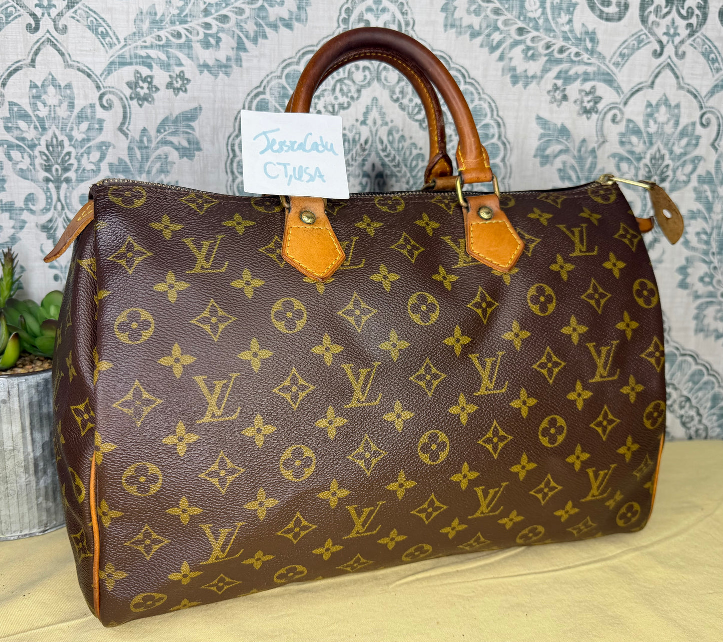 Louis Vuitton Speedy 35