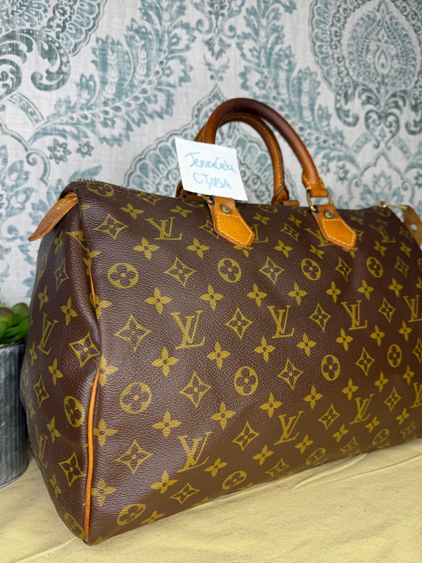 Louis Vuitton Speedy 35
