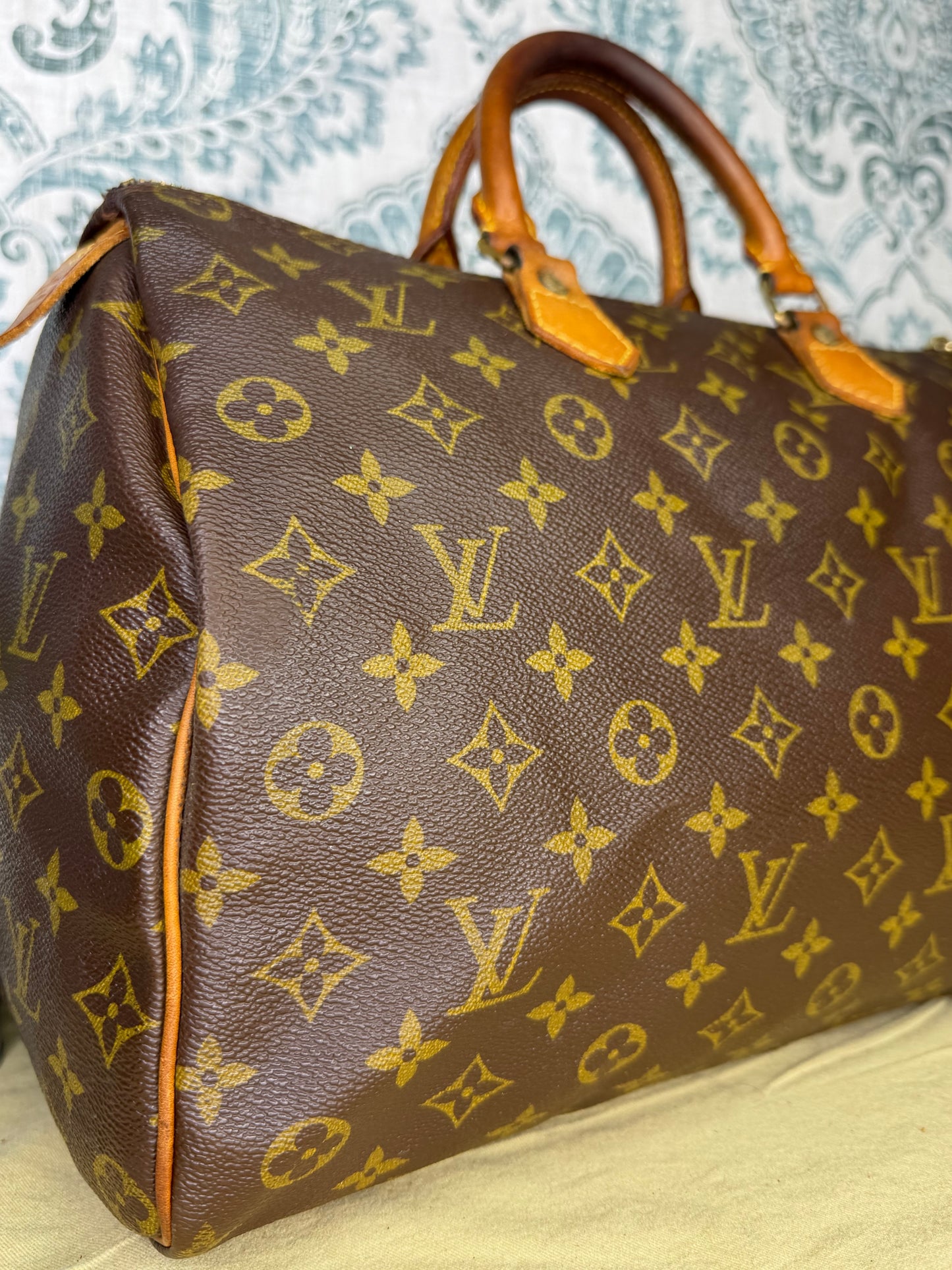 Louis Vuitton Speedy 35