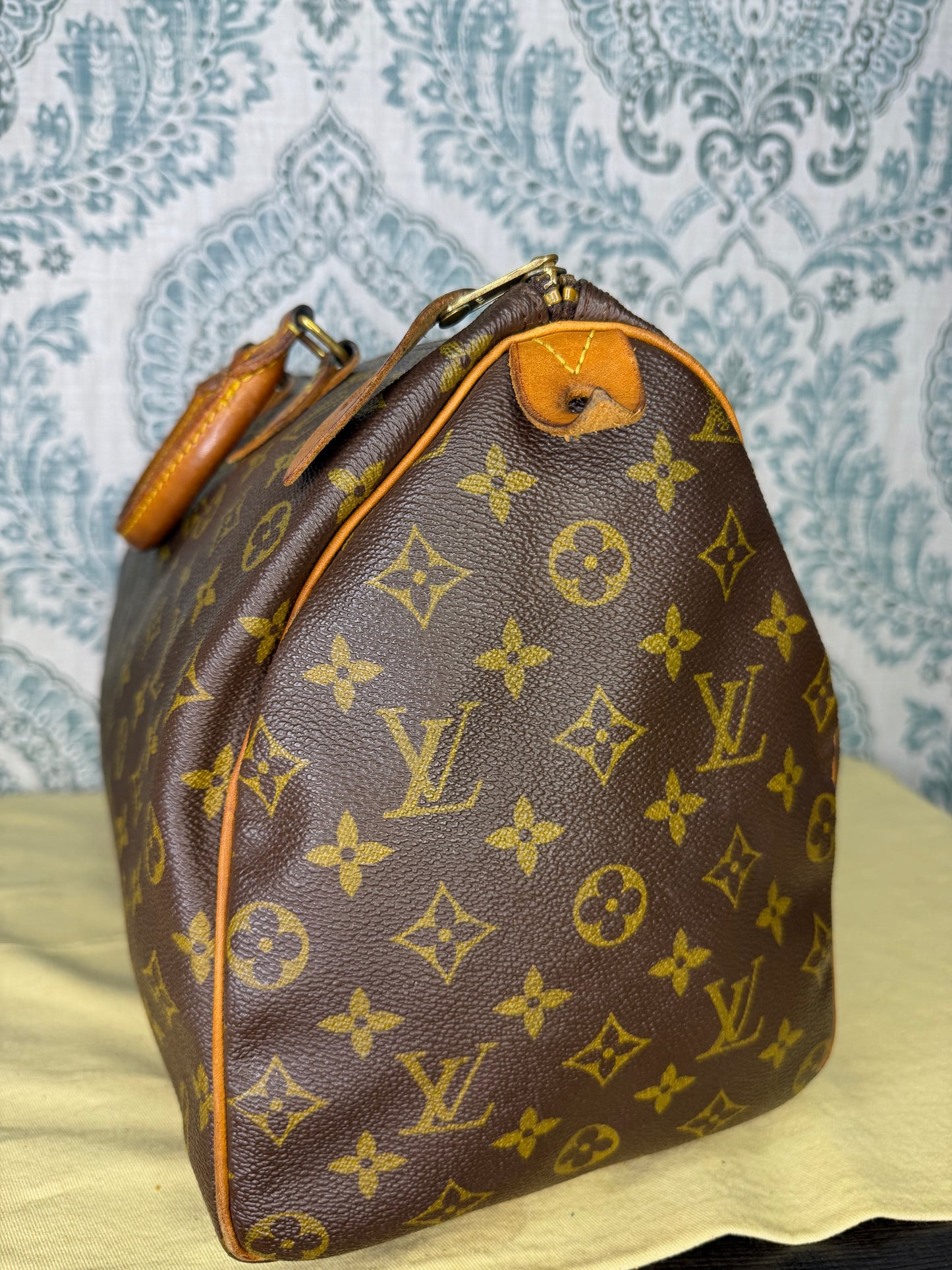 Louis Vuitton Speedy 35