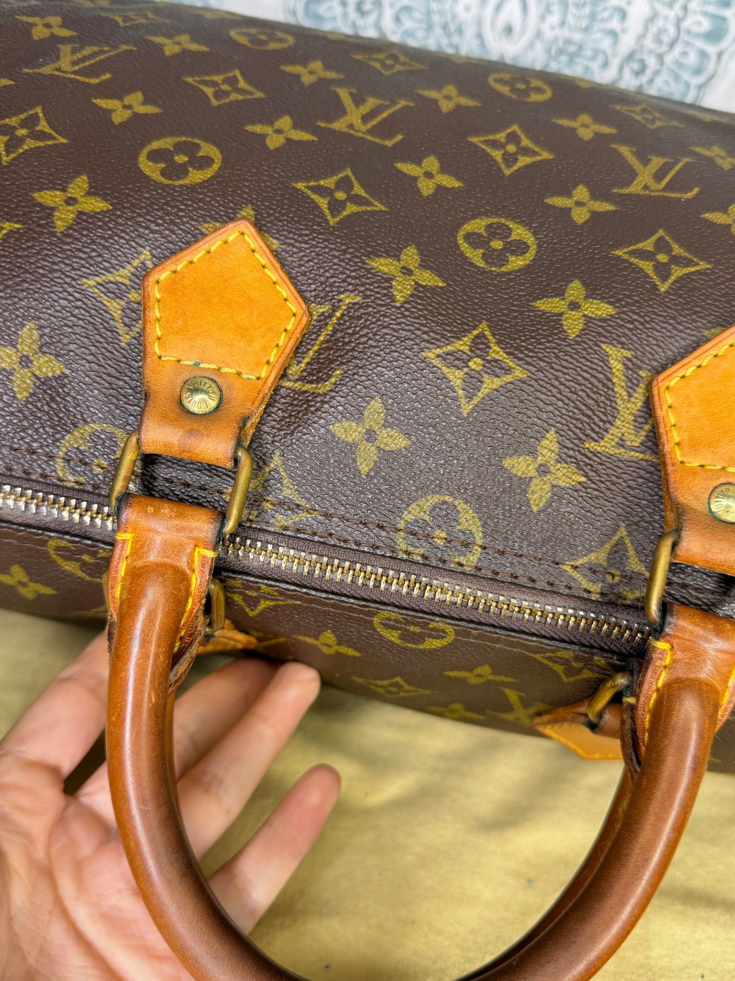 Louis Vuitton Speedy 35