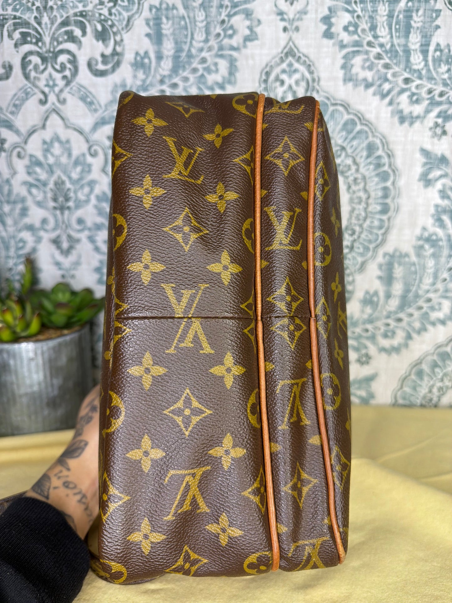 Louis Vuitton Nile (vintage model)