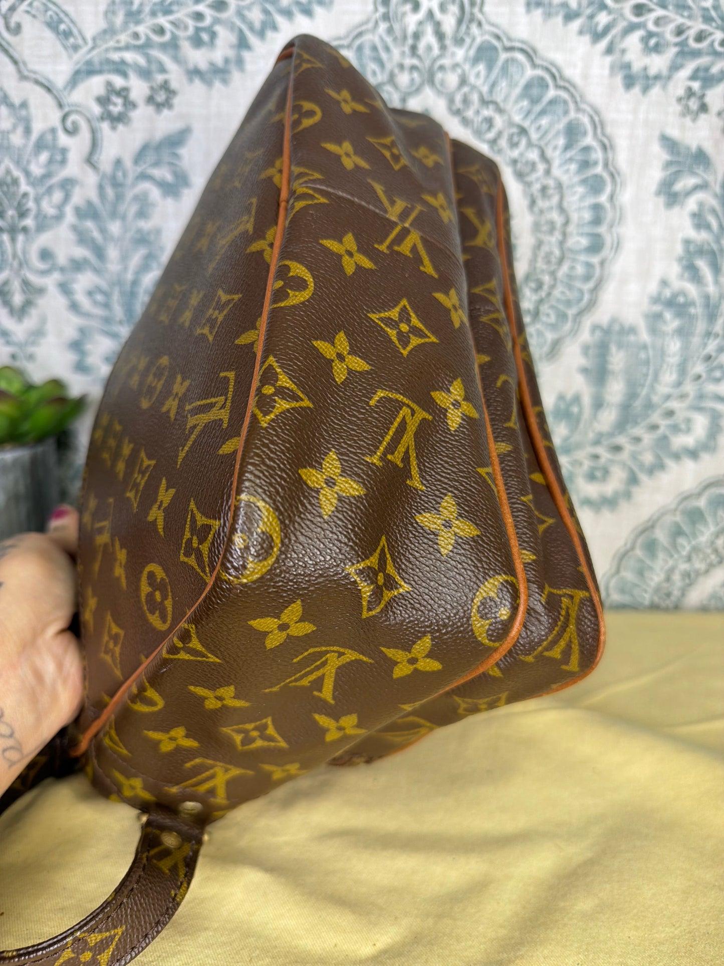 Louis Vuitton Nile (vintage model)