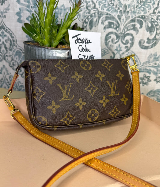 Louis Vuitton Monogram Bucket Pochette