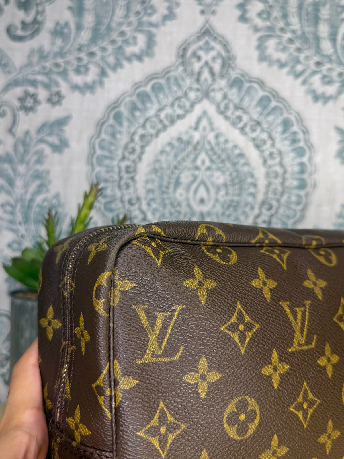 Louis Vuitton Trousse 28