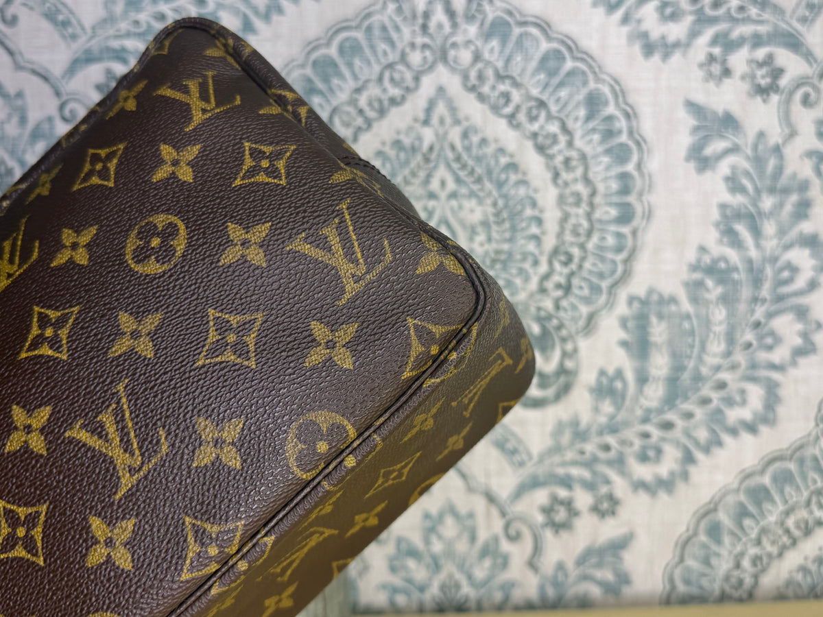 Louis Vuitton Trousse 28