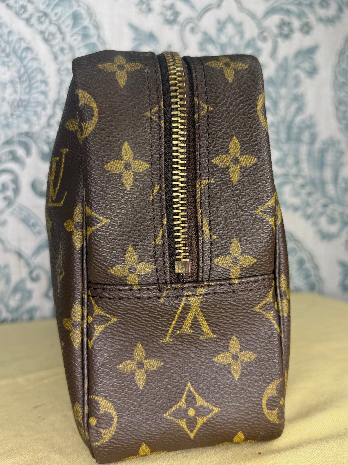 Louis Vuitton Trousse 28