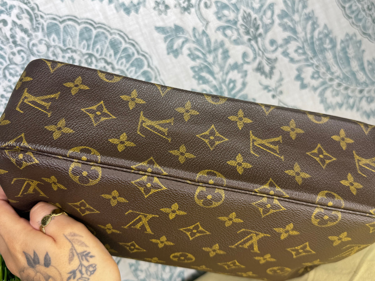 Louis Vuitton Trousse 28