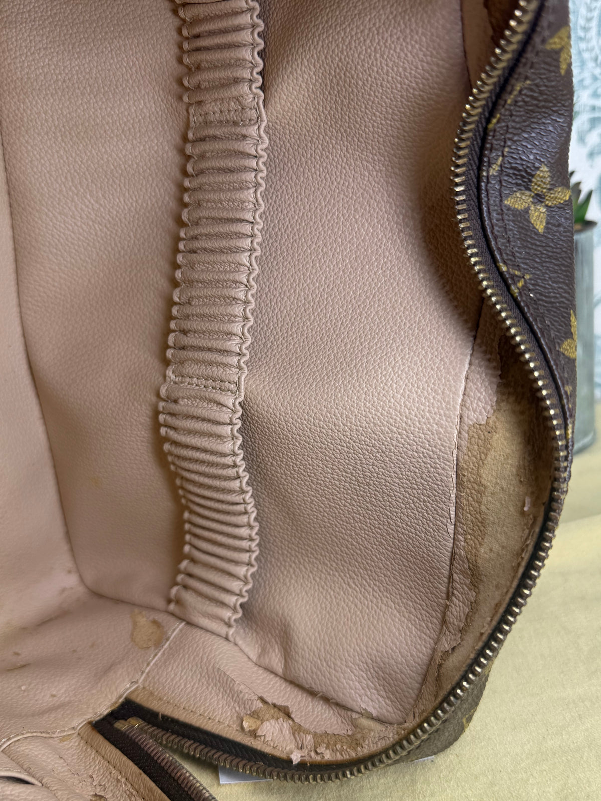 Louis Vuitton Trousse 28