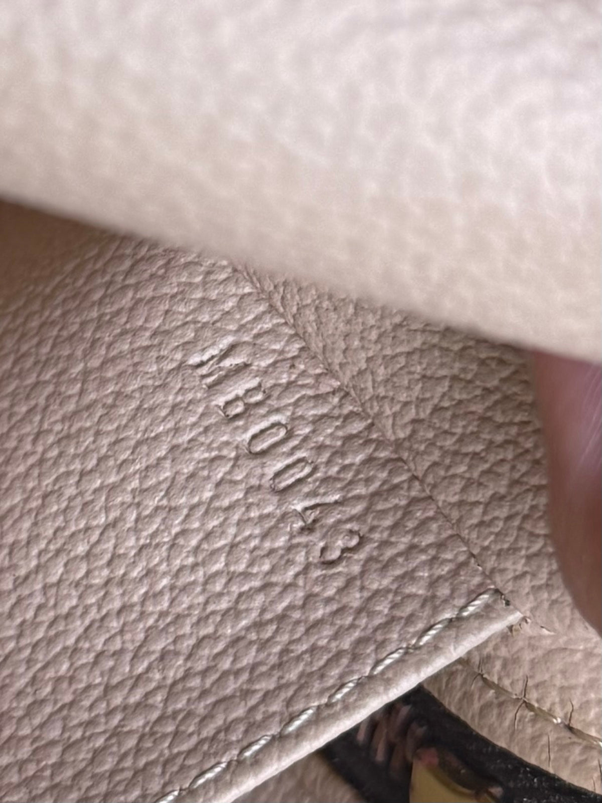 Louis Vuitton Trousse 28