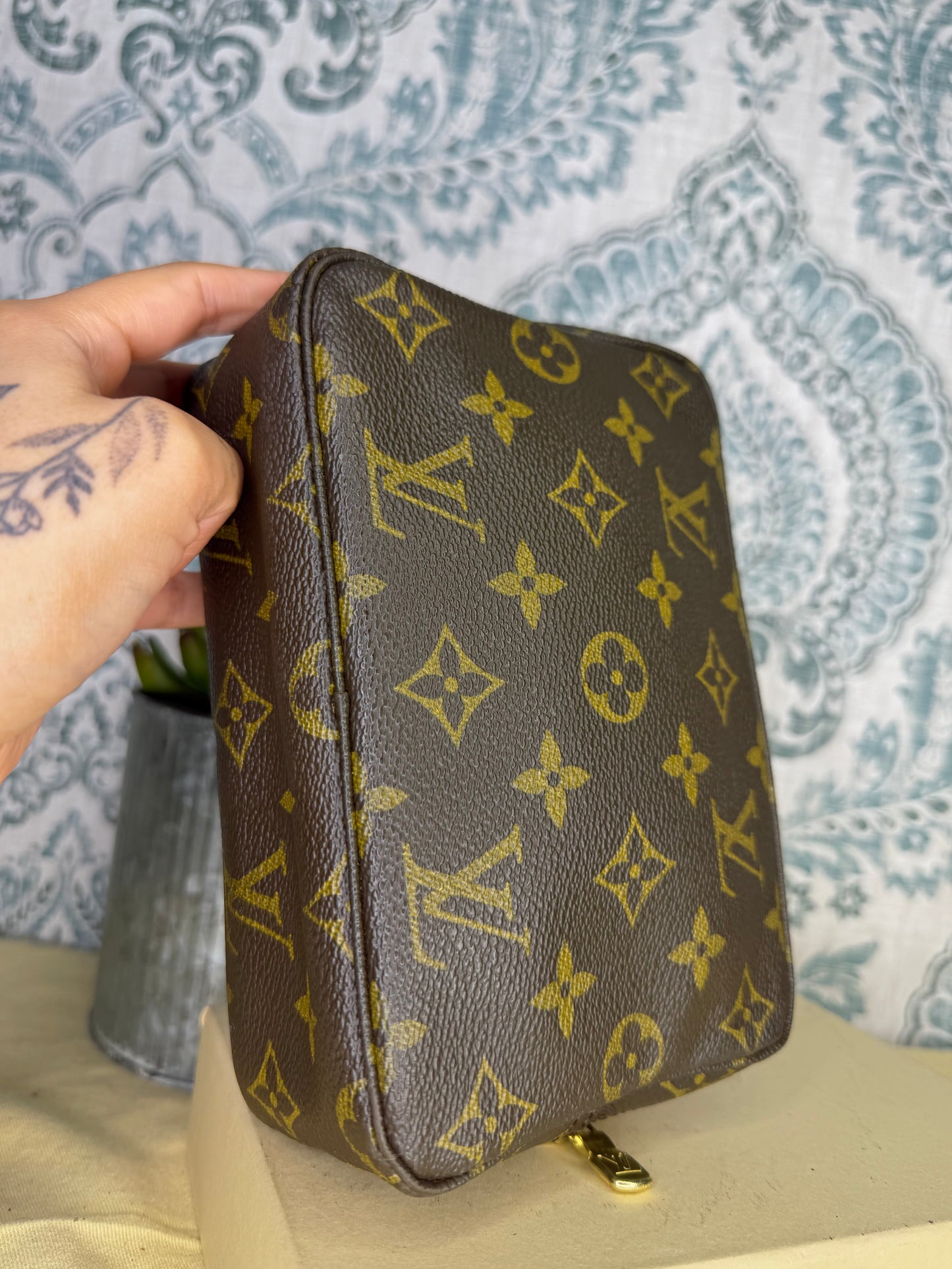 Louis Vuitton Trousse 18